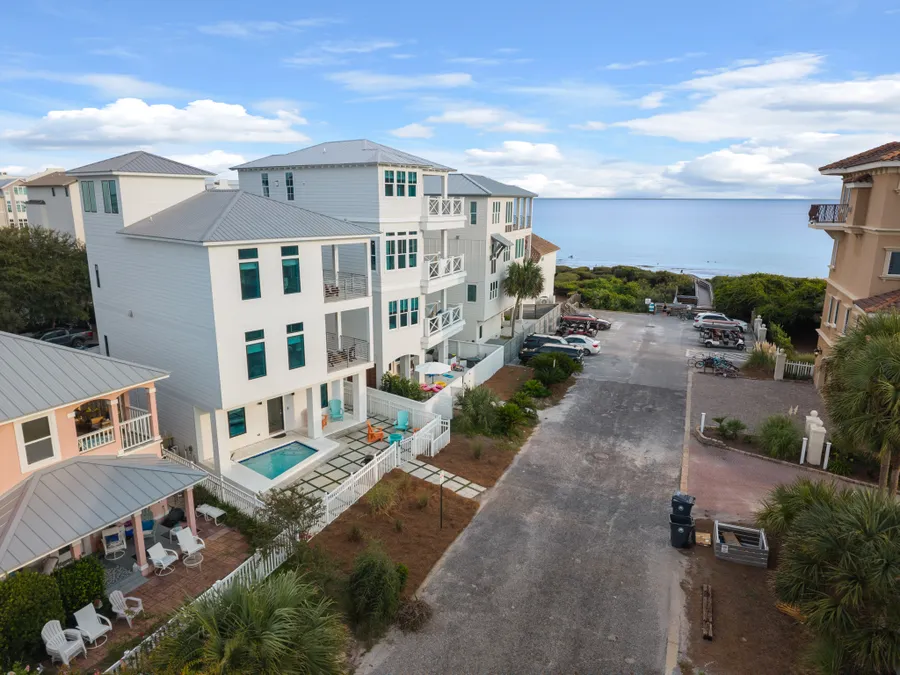 26 Sea Walk Cir Drone AWP Media 013